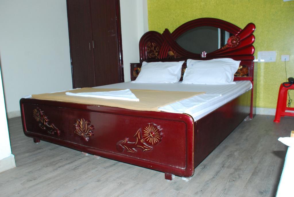 Jayalakshmi Residency Hotel Tirupati Room photo