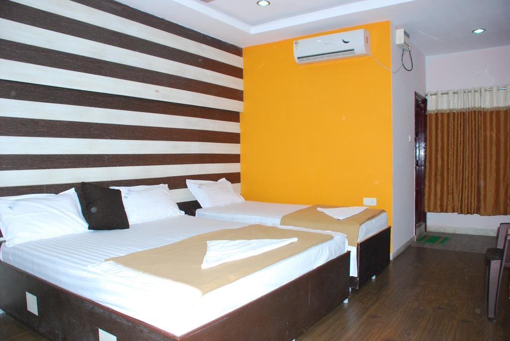Jayalakshmi Residency Hotel Tirupati Room photo